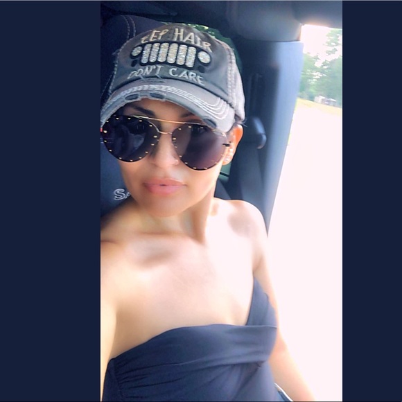 Meet your Posher, Lucy - Picture 3 of 3